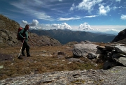 21 Passo del Portulino (2305 m.) con vista in Val Seriana